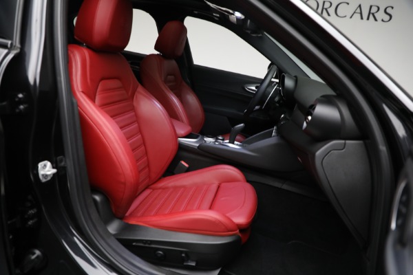 Used 2022 Alfa Romeo Giulia Veloce for sale Sold at Bugatti of Greenwich in Greenwich CT 06830 12