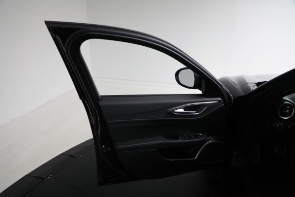 Used 2022 Alfa Romeo Giulia Veloce for sale Sold at Bugatti of Greenwich in Greenwich CT 06830 19