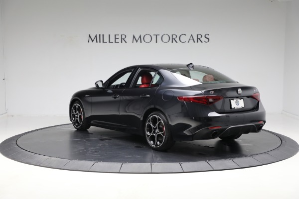Used 2022 Alfa Romeo Giulia Veloce for sale Sold at Bugatti of Greenwich in Greenwich CT 06830 3