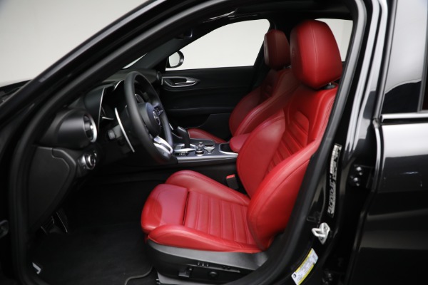 Used 2022 Alfa Romeo Giulia Veloce for sale Sold at Bugatti of Greenwich in Greenwich CT 06830 9