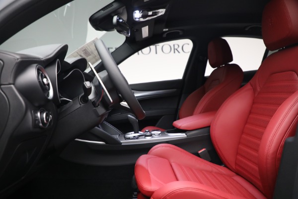 New 2022 Alfa Romeo Stelvio for sale $56,345 at Bugatti of Greenwich in Greenwich CT 06830 14