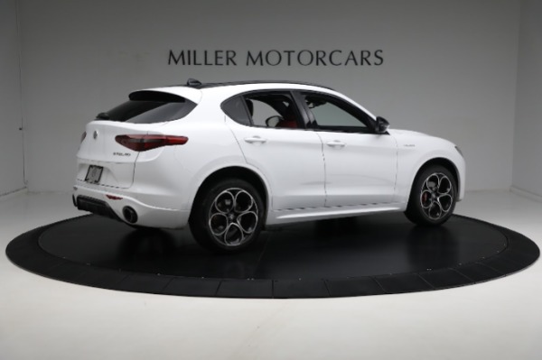 Used 2022 Alfa Romeo Stelvio Veloce for sale Sold at Bugatti of Greenwich in Greenwich CT 06830 17