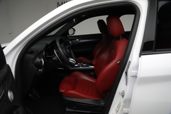 Used 2022 Alfa Romeo Stelvio Veloce for sale Sold at Bugatti of Greenwich in Greenwich CT 06830 27