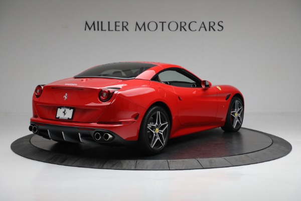 Used 2016 Ferrari California T for sale Sold at Bugatti of Greenwich in Greenwich CT 06830 17