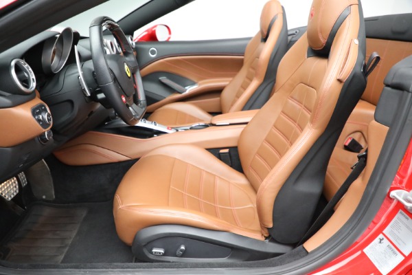Used 2016 Ferrari California T for sale $179,900 at Bugatti of Greenwich in Greenwich CT 06830 23