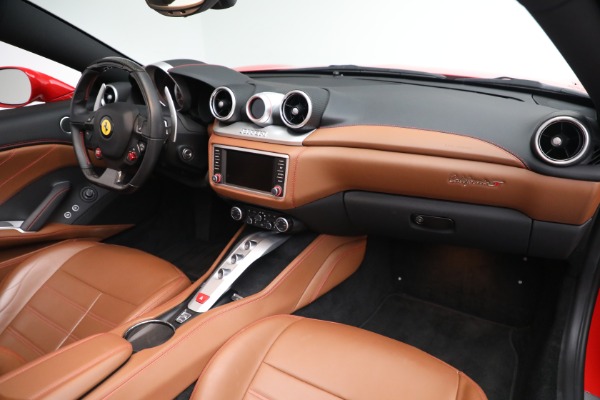 Used 2016 Ferrari California T for sale Sold at Bugatti of Greenwich in Greenwich CT 06830 27