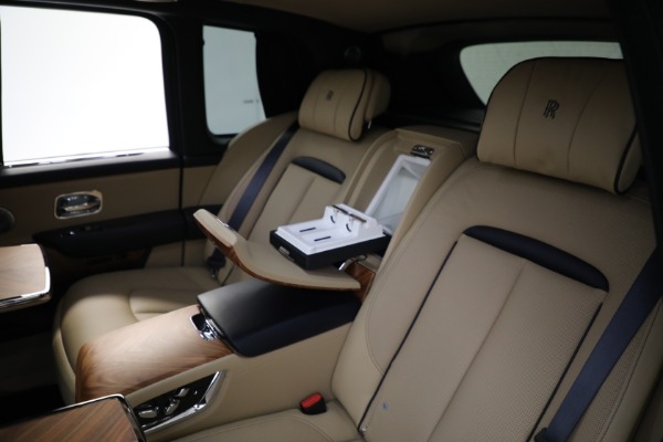 Used 2019 Rolls-Royce Cullinan for sale $419,900 at Bugatti of Greenwich in Greenwich CT 06830 25