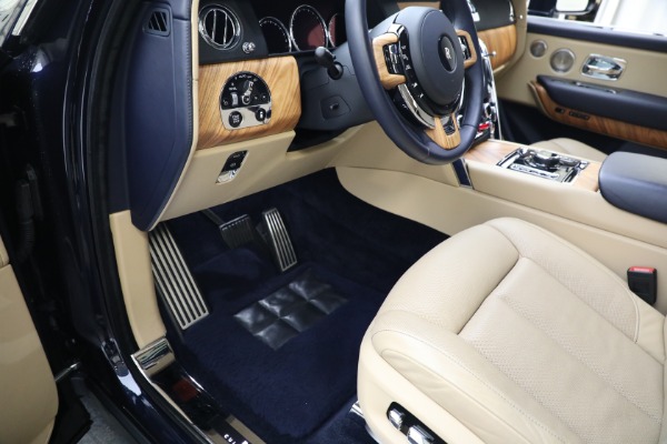 Used 2019 Rolls-Royce Cullinan for sale $419,900 at Bugatti of Greenwich in Greenwich CT 06830 27