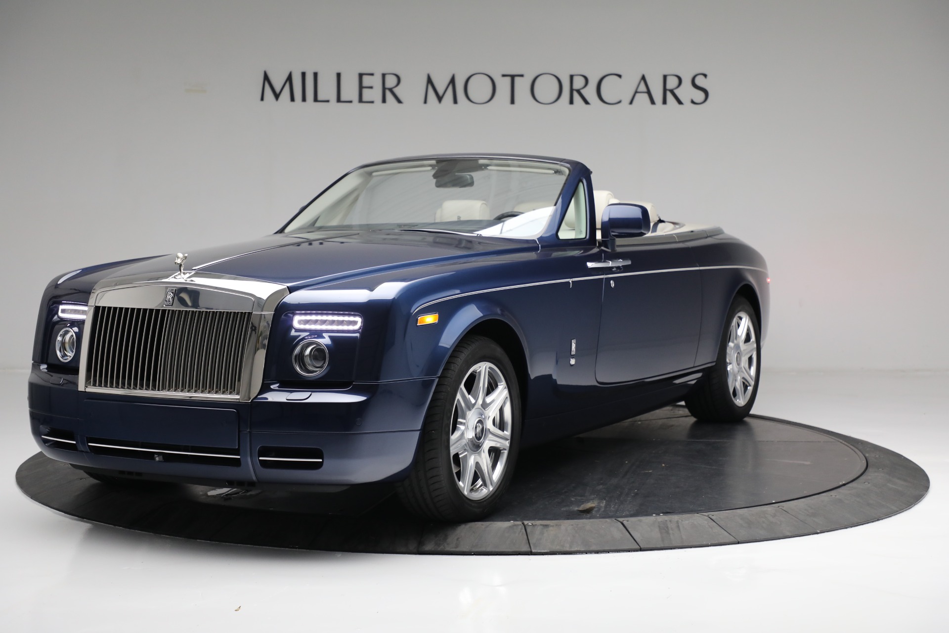Used 2011 Rolls-Royce Phantom Drophead Coupe for sale Sold at Bugatti of Greenwich in Greenwich CT 06830 1