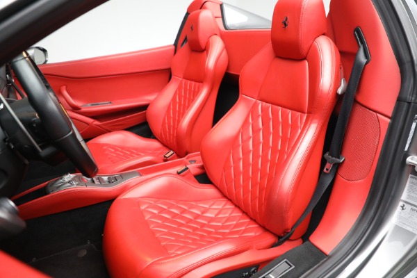 Used 2015 Ferrari 458 Spider for sale Sold at Bugatti of Greenwich in Greenwich CT 06830 27