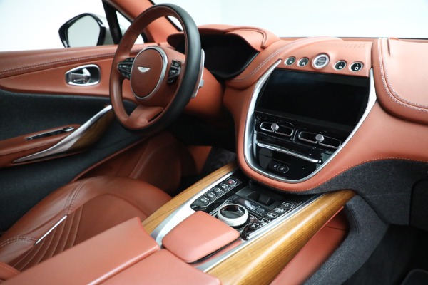 Used 2021 Aston Martin DBX for sale $179,900 at Bugatti of Greenwich in Greenwich CT 06830 21