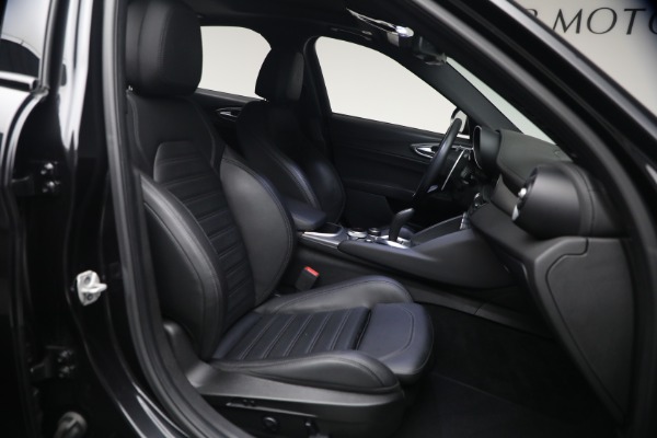 Used 2022 Alfa Romeo Giulia Veloce for sale $27,900 at Bugatti of Greenwich in Greenwich CT 06830 16