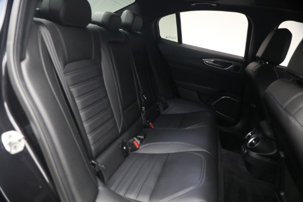 Used 2022 Alfa Romeo Giulia Veloce for sale $27,900 at Bugatti of Greenwich in Greenwich CT 06830 19