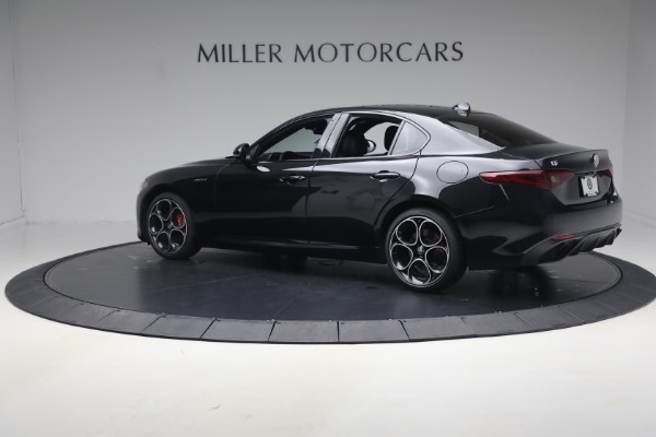 Used 2022 Alfa Romeo Giulia Veloce for sale $27,900 at Bugatti of Greenwich in Greenwich CT 06830 4