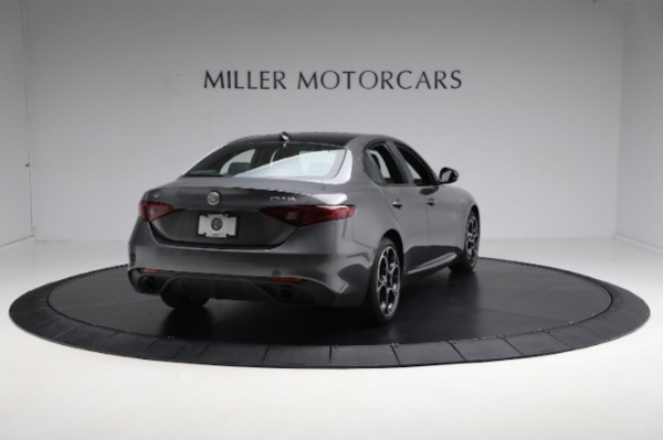 Used 2022 Alfa Romeo Giulia Veloce for sale Sold at Bugatti of Greenwich in Greenwich CT 06830 10