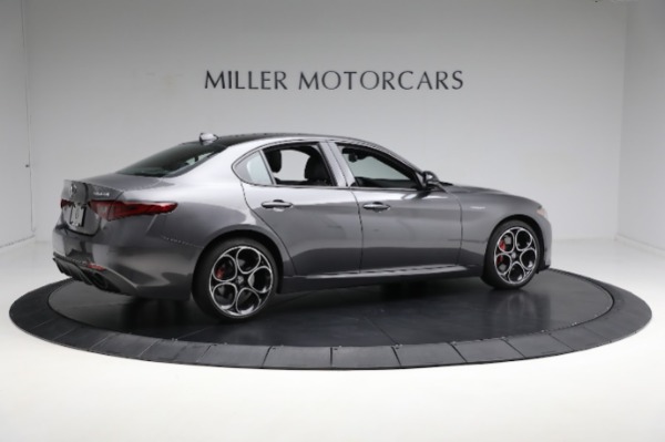 Used 2022 Alfa Romeo Giulia Veloce for sale $36,900 at Bugatti of Greenwich in Greenwich CT 06830 12