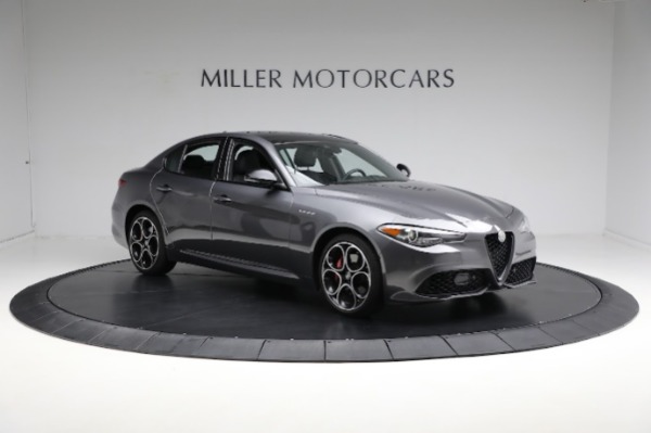 Used 2022 Alfa Romeo Giulia Veloce for sale $36,900 at Bugatti of Greenwich in Greenwich CT 06830 16