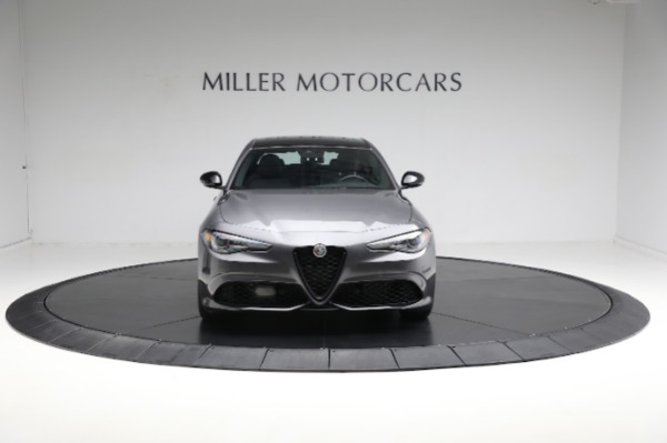 Used 2022 Alfa Romeo Giulia Veloce for sale $37,900 at Bugatti of Greenwich in Greenwich CT 06830 18