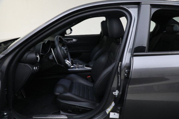 Used 2022 Alfa Romeo Giulia Veloce for sale Sold at Bugatti of Greenwich in Greenwich CT 06830 19