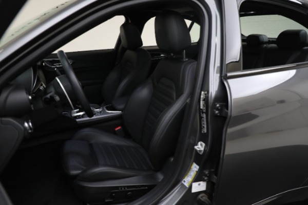 Used 2022 Alfa Romeo Giulia Veloce for sale Sold at Bugatti of Greenwich in Greenwich CT 06830 21