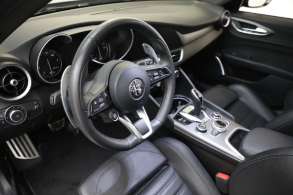 Used 2022 Alfa Romeo Giulia Veloce for sale Sold at Bugatti of Greenwich in Greenwich CT 06830 27
