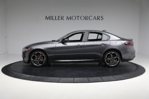 Used 2022 Alfa Romeo Giulia Veloce for sale Sold at Bugatti of Greenwich in Greenwich CT 06830 5