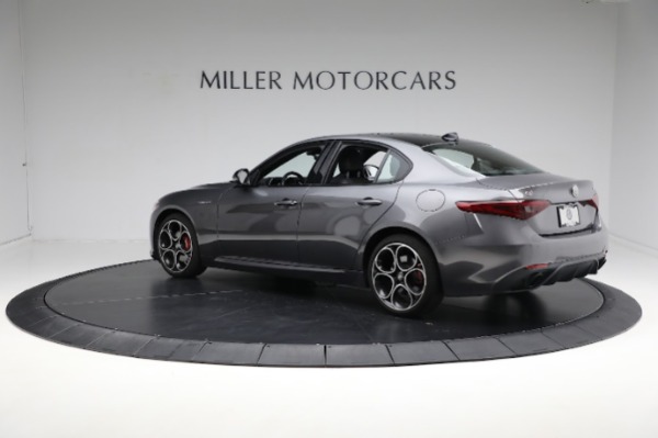 Used 2022 Alfa Romeo Giulia Veloce for sale Sold at Bugatti of Greenwich in Greenwich CT 06830 7
