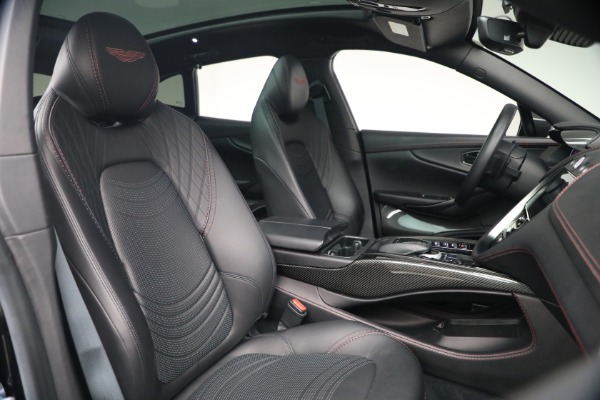 Used 2022 Aston Martin DBX for sale $115,900 at Bugatti of Greenwich in Greenwich CT 06830 25
