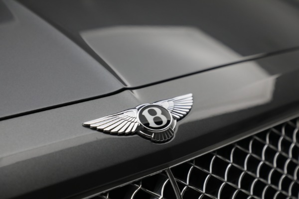 Used 2018 Bentley Bentayga W12 Signature for sale $179,900 at Bugatti of Greenwich in Greenwich CT 06830 11