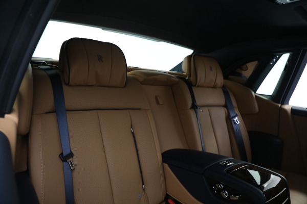 Used 2022 Rolls-Royce Phantom for sale $599,900 at Bugatti of Greenwich in Greenwich CT 06830 17