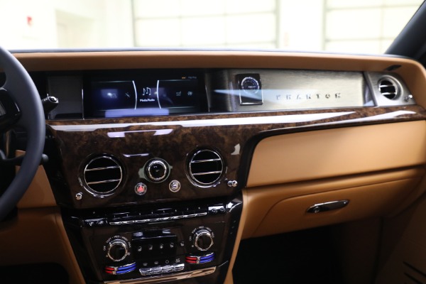 Used 2022 Rolls-Royce Phantom for sale Sold at Bugatti of Greenwich in Greenwich CT 06830 25