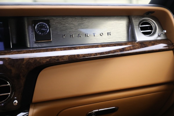 Used 2022 Rolls-Royce Phantom for sale Sold at Bugatti of Greenwich in Greenwich CT 06830 26