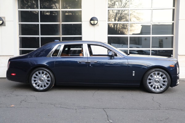 Used 2022 Rolls-Royce Phantom for sale $599,900 at Bugatti of Greenwich in Greenwich CT 06830 4