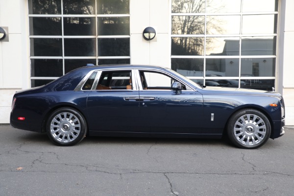 Used 2022 Rolls-Royce Phantom for sale Sold at Bugatti of Greenwich in Greenwich CT 06830 4