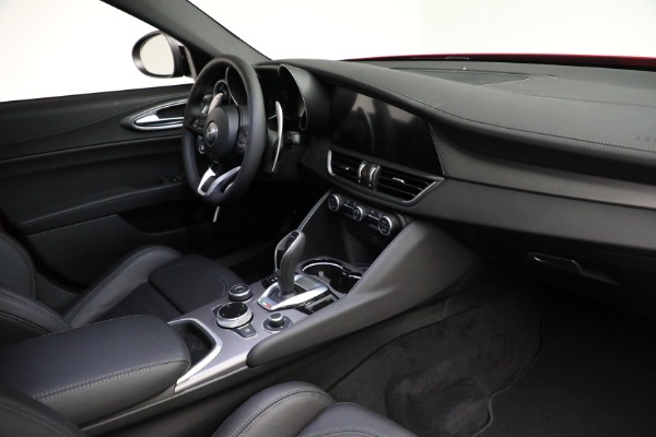 New 2022 Alfa Romeo Giulia Veloce for sale Sold at Bugatti of Greenwich in Greenwich CT 06830 19
