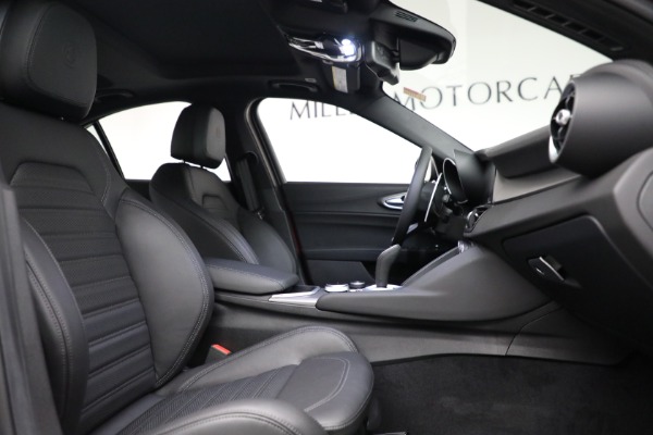 New 2022 Alfa Romeo Giulia Veloce for sale Sold at Bugatti of Greenwich in Greenwich CT 06830 20