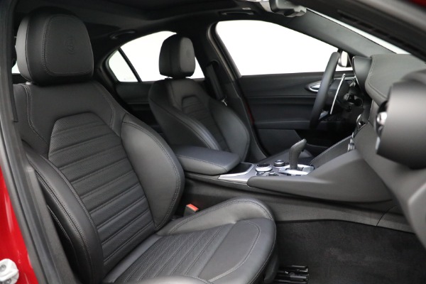 New 2022 Alfa Romeo Giulia Veloce for sale Sold at Bugatti of Greenwich in Greenwich CT 06830 21