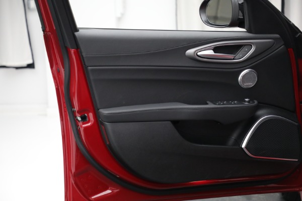 New 2022 Alfa Romeo Giulia Veloce for sale Sold at Bugatti of Greenwich in Greenwich CT 06830 22