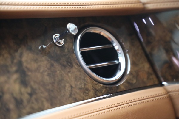 Used 2021 Bentley Flying Spur V8 for sale $219,900 at Bugatti of Greenwich in Greenwich CT 06830 24