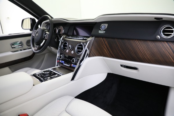 Used 2020 Rolls-Royce Cullinan for sale $449,900 at Bugatti of Greenwich in Greenwich CT 06830 26