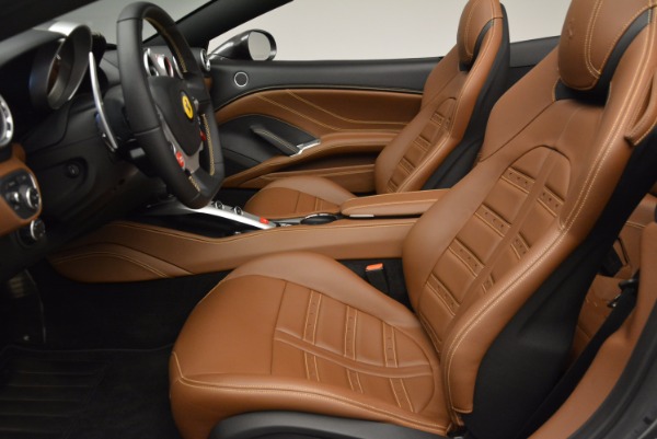 Used 2015 Ferrari California T for sale Sold at Bugatti of Greenwich in Greenwich CT 06830 26