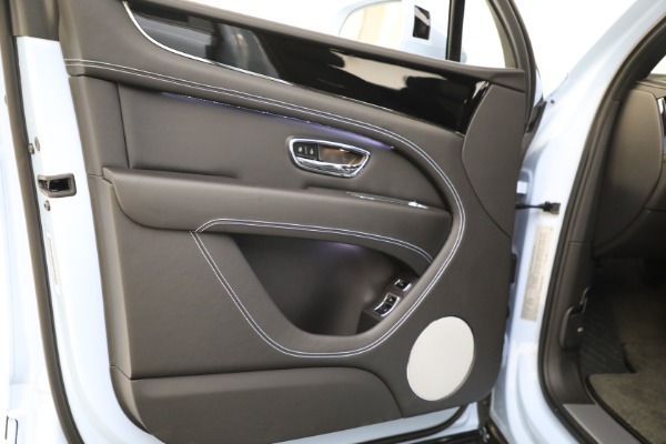 Used 2022 Bentley Bentayga V8 for sale $199,900 at Bugatti of Greenwich in Greenwich CT 06830 17