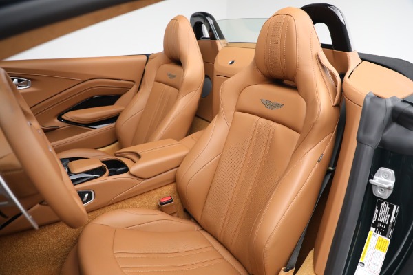 New 2022 Aston Martin Vantage Roadster for sale $192,716 at Bugatti of Greenwich in Greenwich CT 06830 15