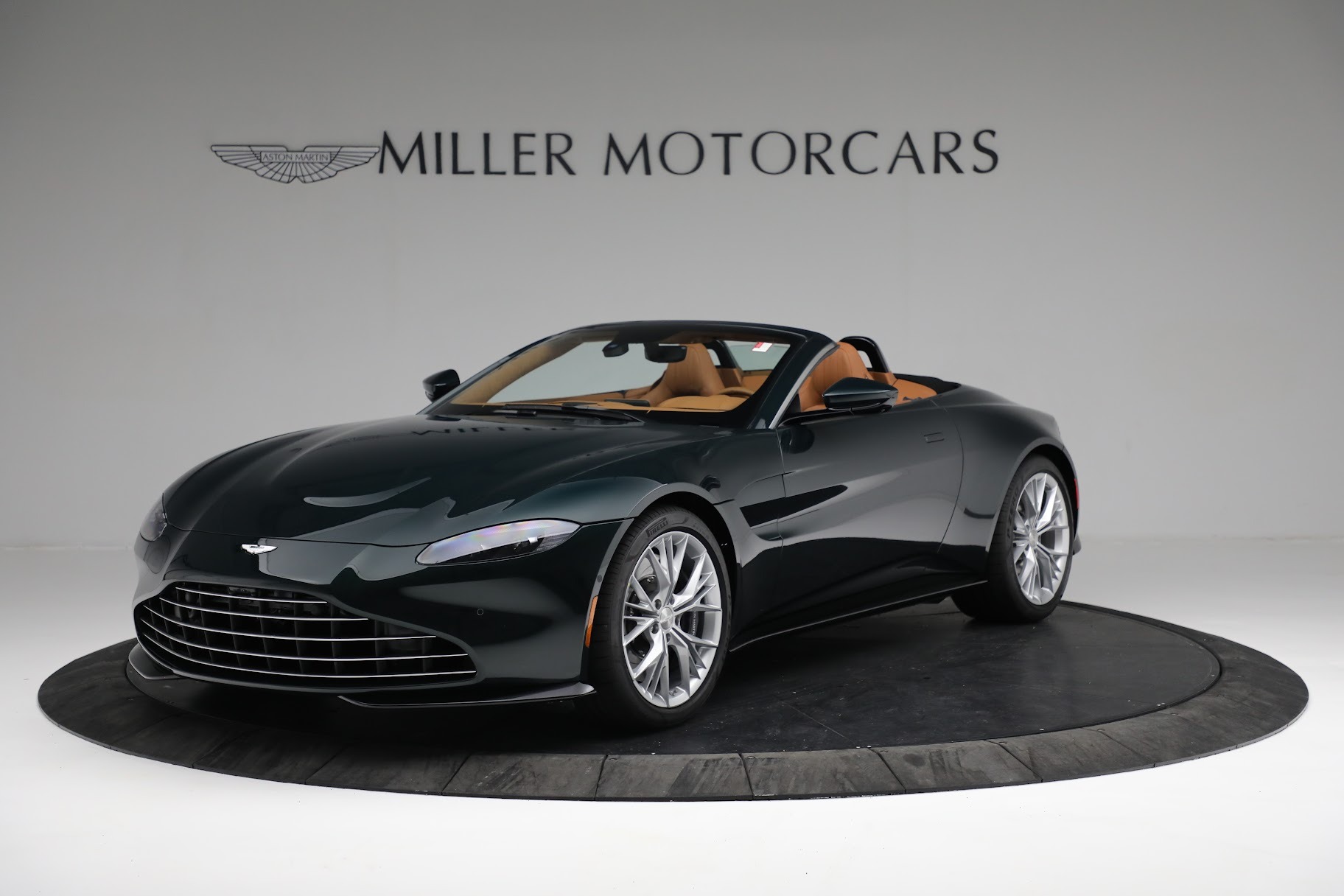 New 2022 Aston Martin Vantage Roadster for sale Sold at Bugatti of Greenwich in Greenwich CT 06830 1