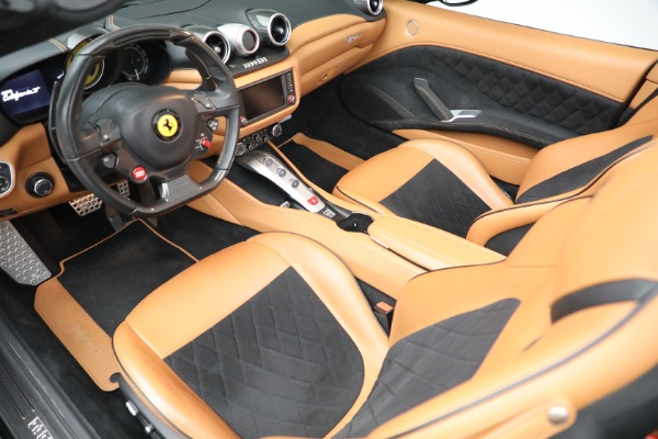 Used 2017 Ferrari California T for sale Sold at Bugatti of Greenwich in Greenwich CT 06830 18