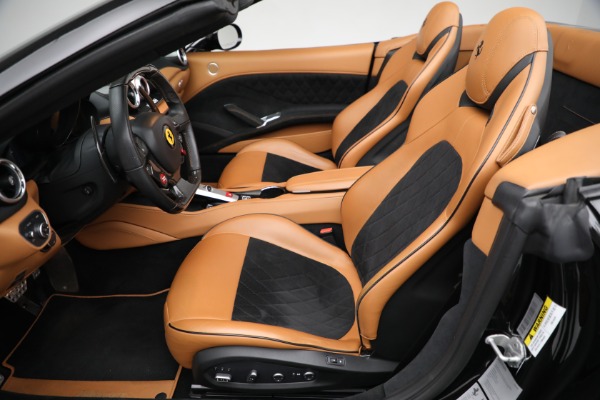 Used 2017 Ferrari California T for sale $178,900 at Bugatti of Greenwich in Greenwich CT 06830 19