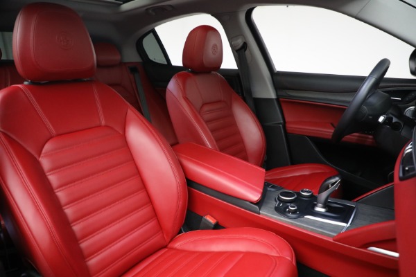Used 2019 Alfa Romeo Stelvio Ti Lusso for sale $39,900 at Bugatti of Greenwich in Greenwich CT 06830 14
