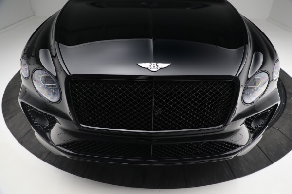 New 2022 Bentley Bentayga V8 for sale $235,795 at Bugatti of Greenwich in Greenwich CT 06830 13