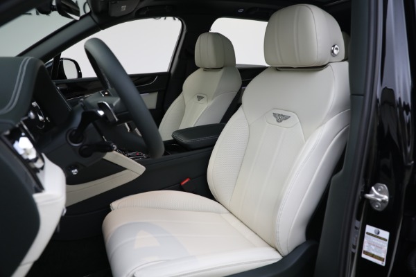 New 2022 Bentley Bentayga V8 for sale $235,795 at Bugatti of Greenwich in Greenwich CT 06830 19