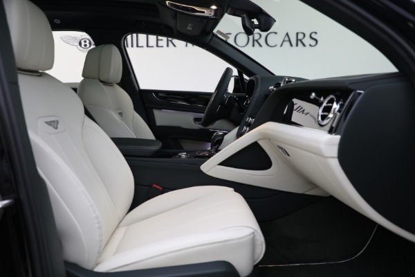 New 2022 Bentley Bentayga V8 for sale $235,795 at Bugatti of Greenwich in Greenwich CT 06830 25